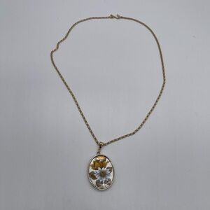 Sarah Coventry Gold Tone Chain w/Floral pendant